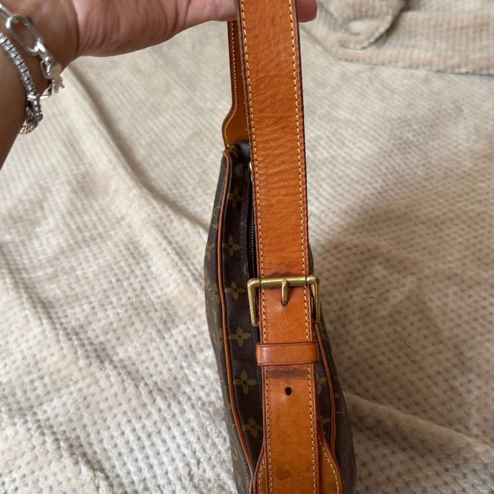 Louis Vuitton Brown and Tan Monogram Hobo Bag - Picture 3 of 8